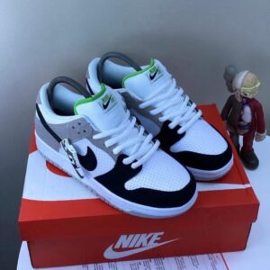 Nike Dunk Low Sneakers – Timeless Street Style
