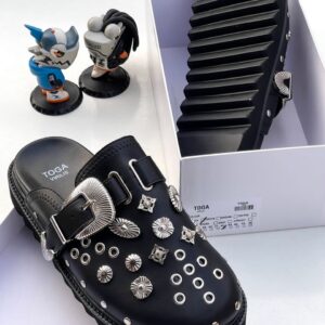 Refined Minimalism with a Statement Edge | Levonteluxe